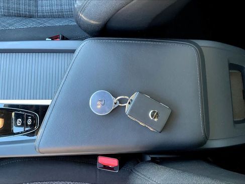 Used 2025 Volvo XC60 B5 Core w/ Protection Package Premier image 14