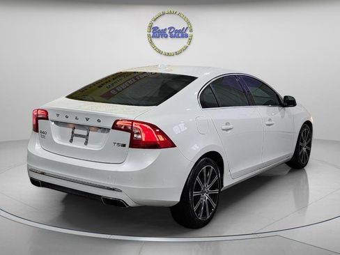Used 2018 Volvo S60 T5 Inscription image 6