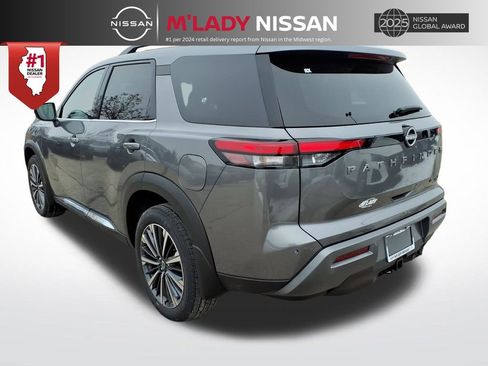New 2026 Nissan Pathfinder Platinum image 5