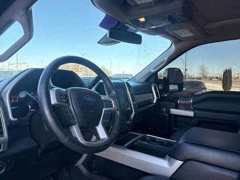 Used 2019 Ford F350 Lariat w/ Lariat Ultimate Package image 9