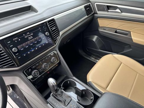 Used 2022 Volkswagen Atlas Cross Sport SEL R-Line image 26