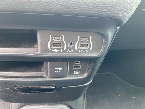 Used 2022 Chrysler Pacifica Touring-L w/ S Appearance Package image 12