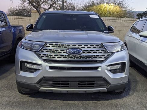 Used 2021 Ford Explorer Limited w/ Equipment Group 301A image 2