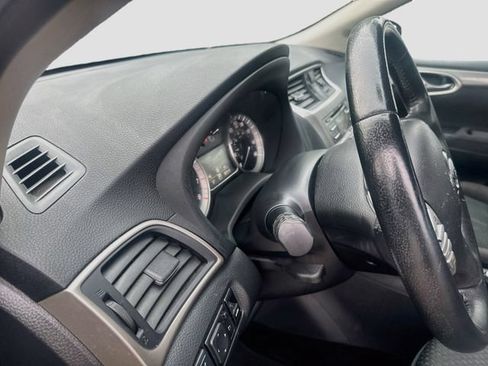 Used 2014 Nissan Sentra SR w/ SR Driver Package FWD image 10