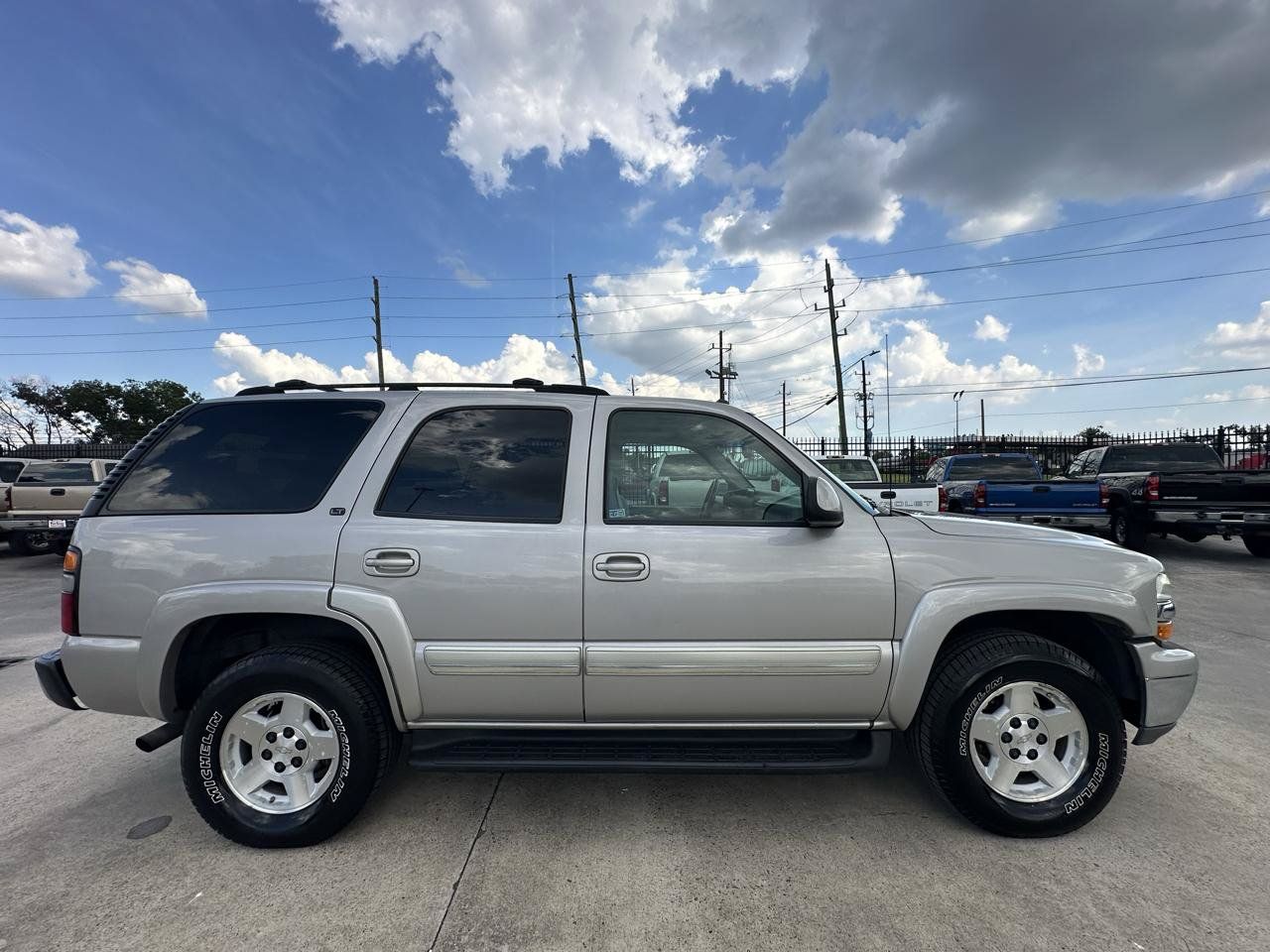 Used 2004 Chevrolet Tahoe LT w/ LT Preferred Equipment Group AWD/4WD image 6
