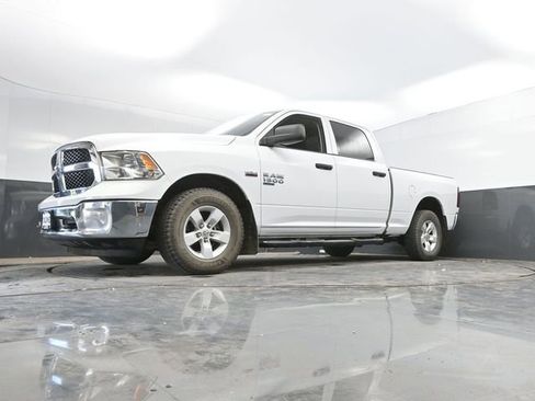 Used 2022 RAM 1500 Classic SLT AWD/4WD image 37
