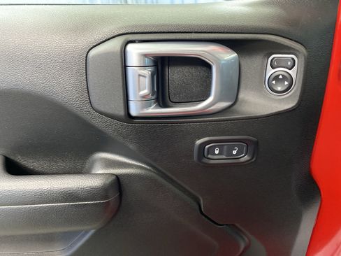 Certified 2023 Jeep Wrangler Willys image 12