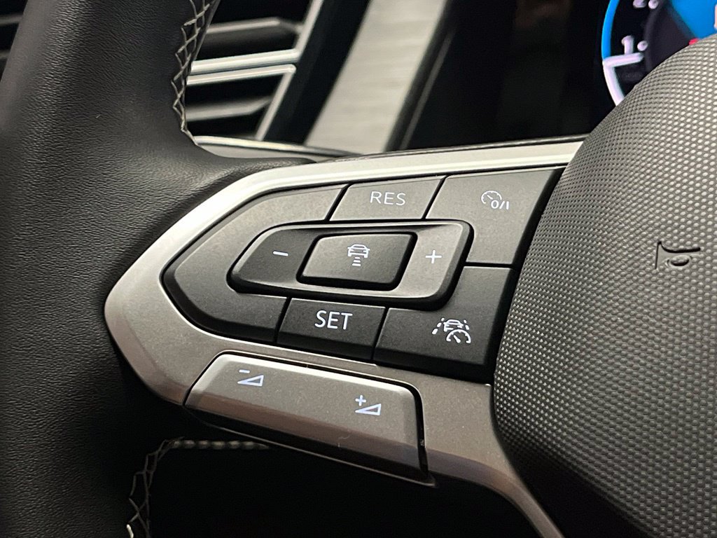 Used 2026 Volkswagen Atlas Cross Sport SE w/ Panoramic Sunroof Package AWD/4WD image 27