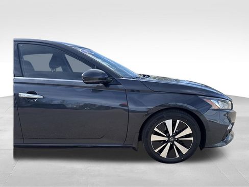 Used 2022 Nissan Altima 2.5 SL FWD image 32