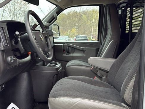 Used 2024 Chevrolet Express 2500 w/ Driver Convenience Package RWD image 13