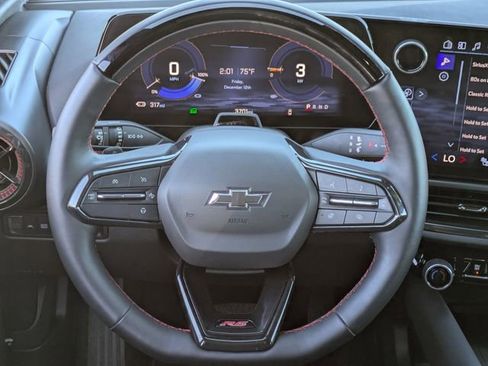 Used 2024 Chevrolet Equinox EV RS image 18