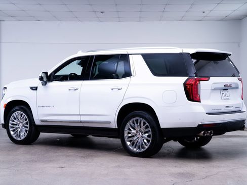 Used 2024 GMC Yukon Denali w/ Advanced Technology Package AWD/4WD image 5