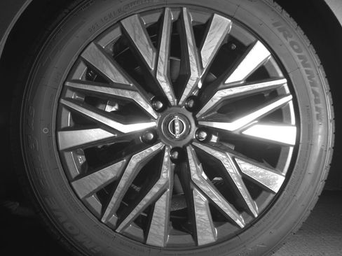 Used 2025 Nissan Altima 2.5 SV image 12