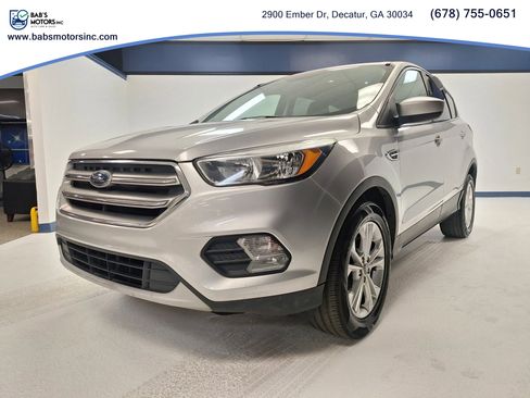 Used 2017 Ford Escape SE FWD image 9