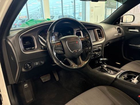 Used 2020 Dodge Charger SXT w/ Blacktop Package image 16