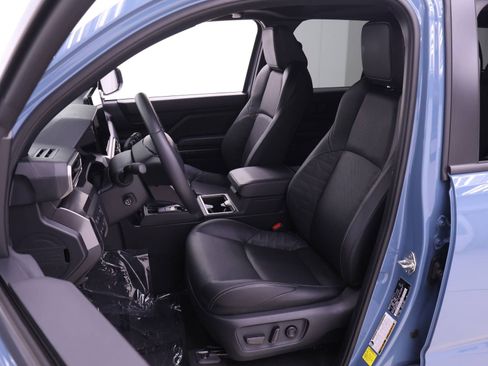 Used 2025 Toyota 4Runner TRD Sport Premium AWD/4WD image 4