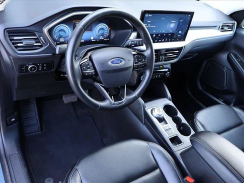 Used 2025 Ford Escape Platinum AWD/4WD image 11