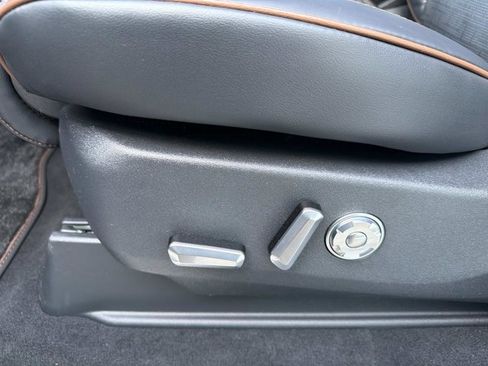 New 2026 Lincoln Navigator Black Label AWD/4WD image 12