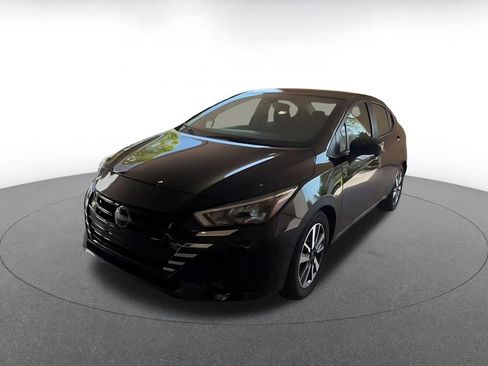 Used 2025 Nissan Versa SV FWD image 4