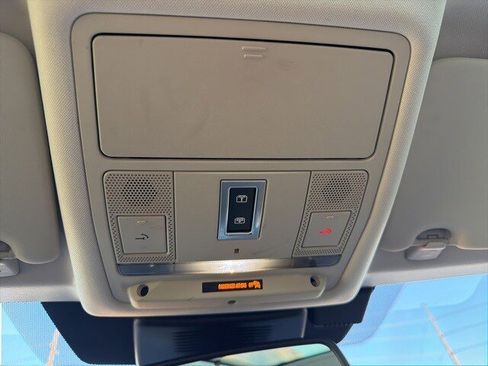 Used 2018 Land Rover Discovery Sport HSE image 35