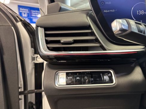 Used 2025 Buick Envision Preferred image 21