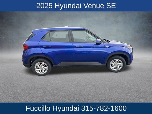 Certified 2025 Hyundai Venue SE image 5