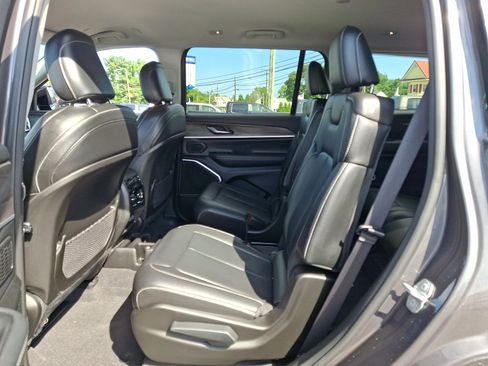 Certified 2022 Jeep Grand Cherokee L Limited AWD/4WD image 10