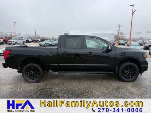 Used 2018 Nissan Titan SL w/ Midnight Edition image 6