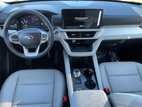 Used 2026 Ford Explorer Active w/ Active Comfort Package AWD/4WD image 2