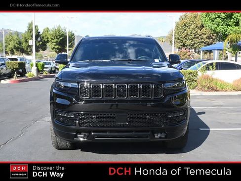 Used 2025 Jeep Wagoneer L Series II w/ Convenience Group I AWD/4WD image 2
