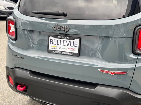 Used 2015 Jeep Renegade Trailhawk image 46