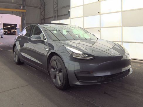 Used 2018 Tesla Model 3 Long Range image 5