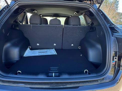 Certified 2025 Jeep Compass Sport image 13