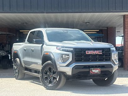Used 2025 GMC Canyon Elevation