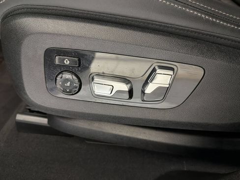 Used 2025 BMW X6 xDrive40i w/ Climate Comfort Package AWD/4WD image 13