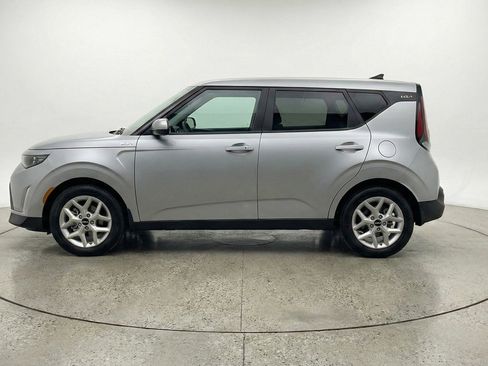 Used 2025 Kia Soul LX w/ LX Technology Package FWD image 5