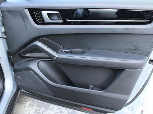Used 2019 Porsche Cayenne image 29