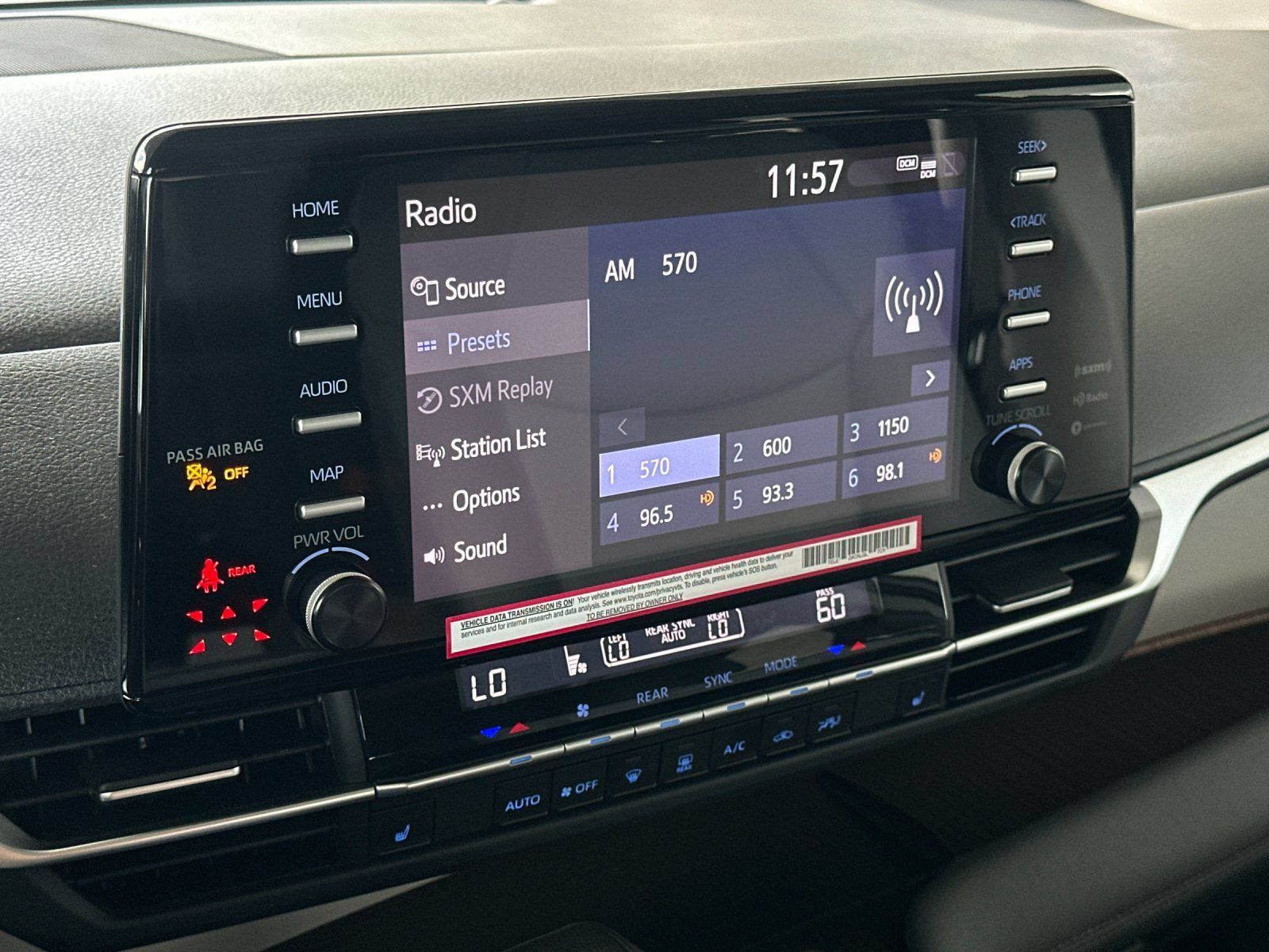 Used 2024 Toyota Sienna XLE FWD image 18