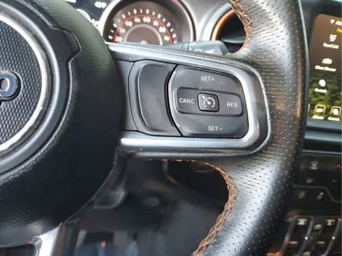 Certified 2022 Jeep Gladiator Mojave image 30