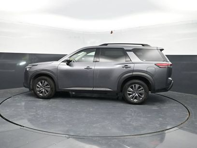 Used 2024 Nissan Pathfinder SV