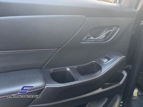 Used 2022 Chevrolet Traverse RS image 27