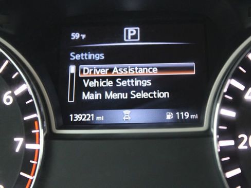 Used 2019 Nissan Pathfinder S image 33