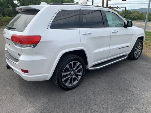 Used 2018 Jeep Grand Cherokee Overland image 5