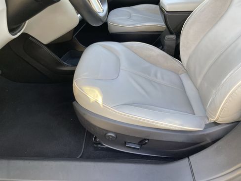 Used 2014 Tesla Model S image 19