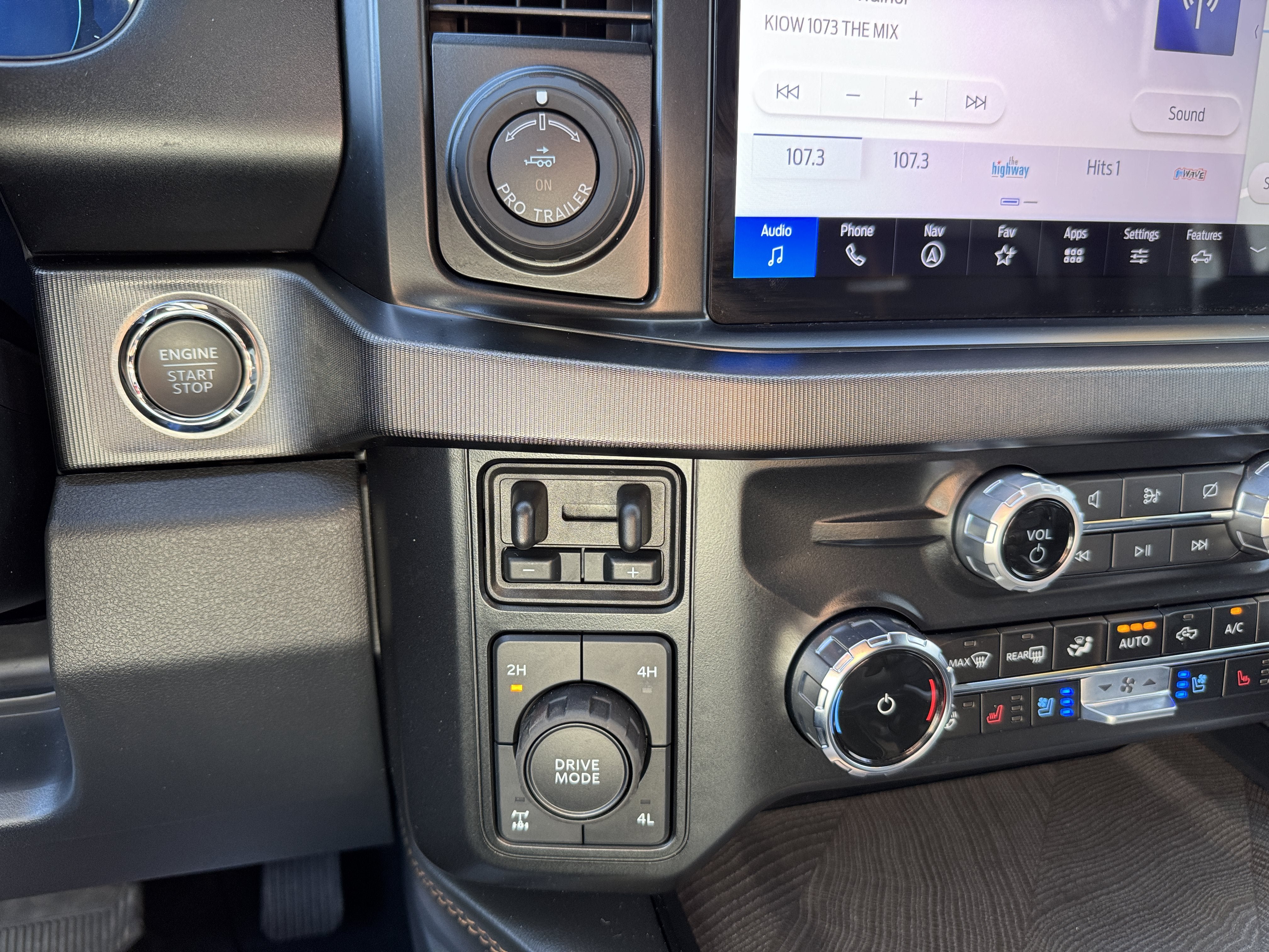 Used 2024 Ford F350 Platinum AWD/4WD image 21