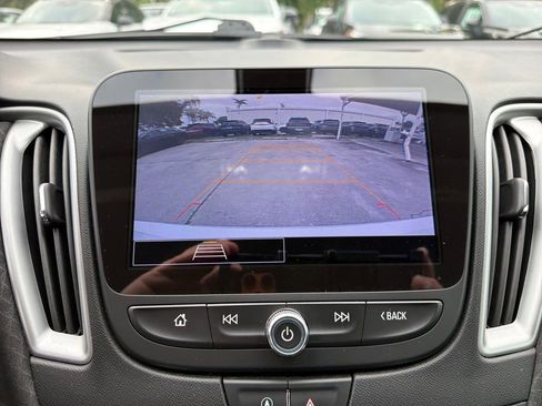 Used 2022 Chevrolet Malibu LT FWD image 27