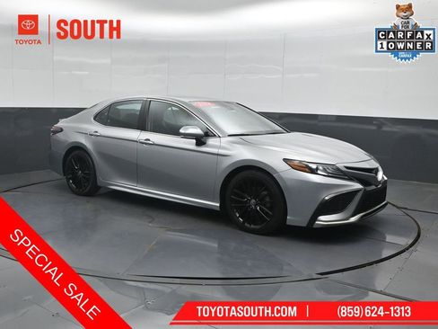 Used 2024 Toyota Camry XSE FWD image 4