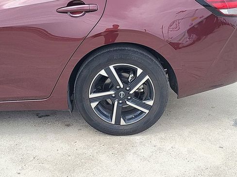 Used 2025 Nissan Sentra SV FWD image 17