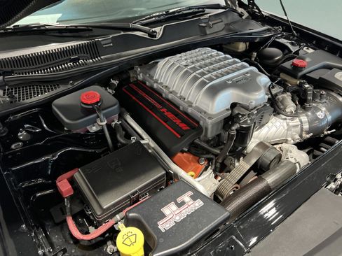 Used 2016 Dodge Challenger SRT Hellcat image 28