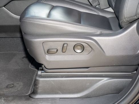 Used 2025 Chevrolet Tahoe LT image 30